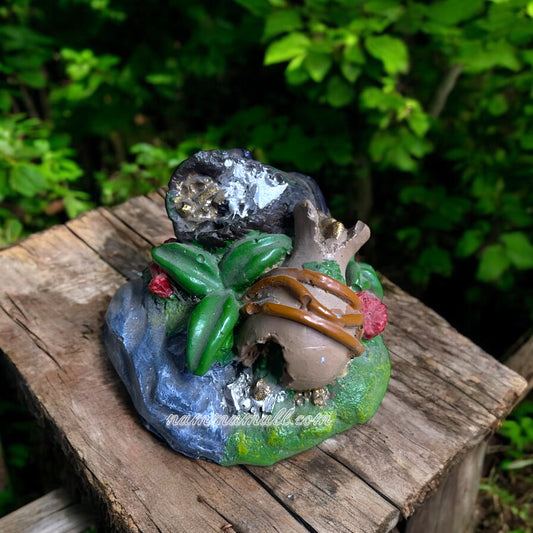 Broken Golden Pot with Old Barrel - Aquarium Ornamental Toy