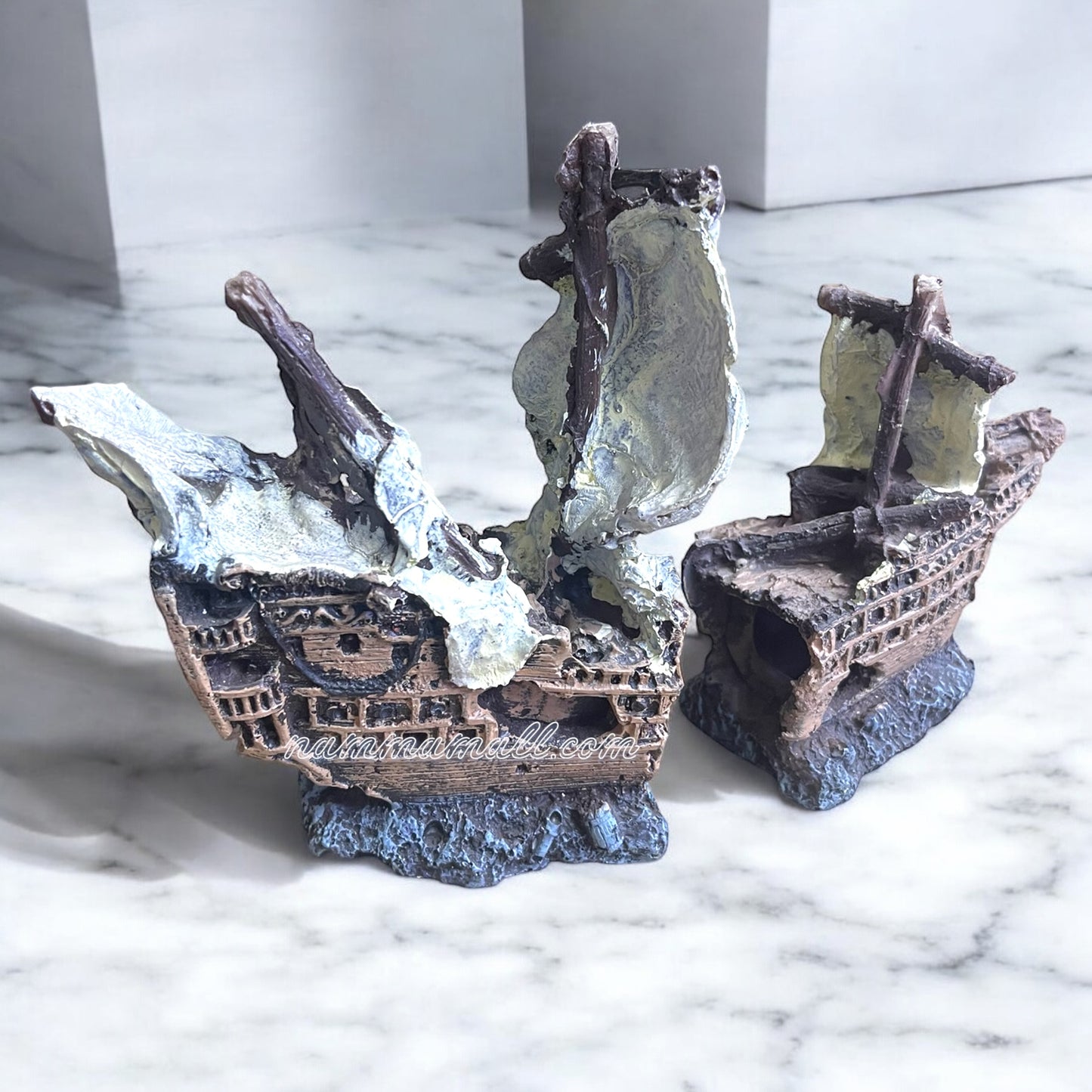 Broken Boat as Hiding Space (Pair) - Aquarium Ornamental Toy